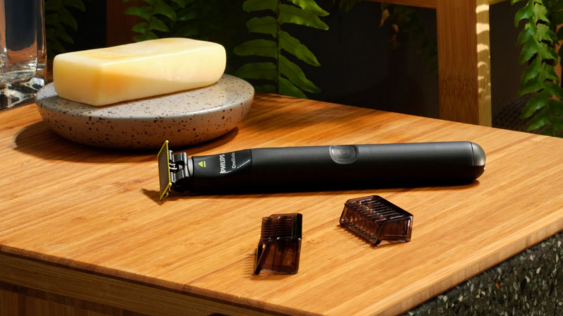 Philips OneBlade with 2 Combs & USB Charging