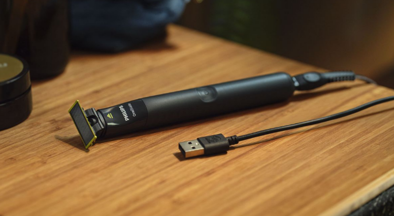 Philips OneBlade with 2 Combs & USB Charging