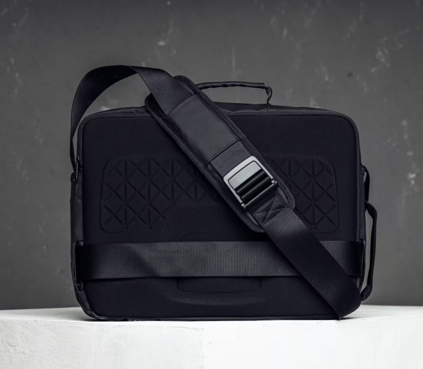 Decathlon 20l Backenger Activ Mblty Urban Walking Messenger Bag Backpack - Black