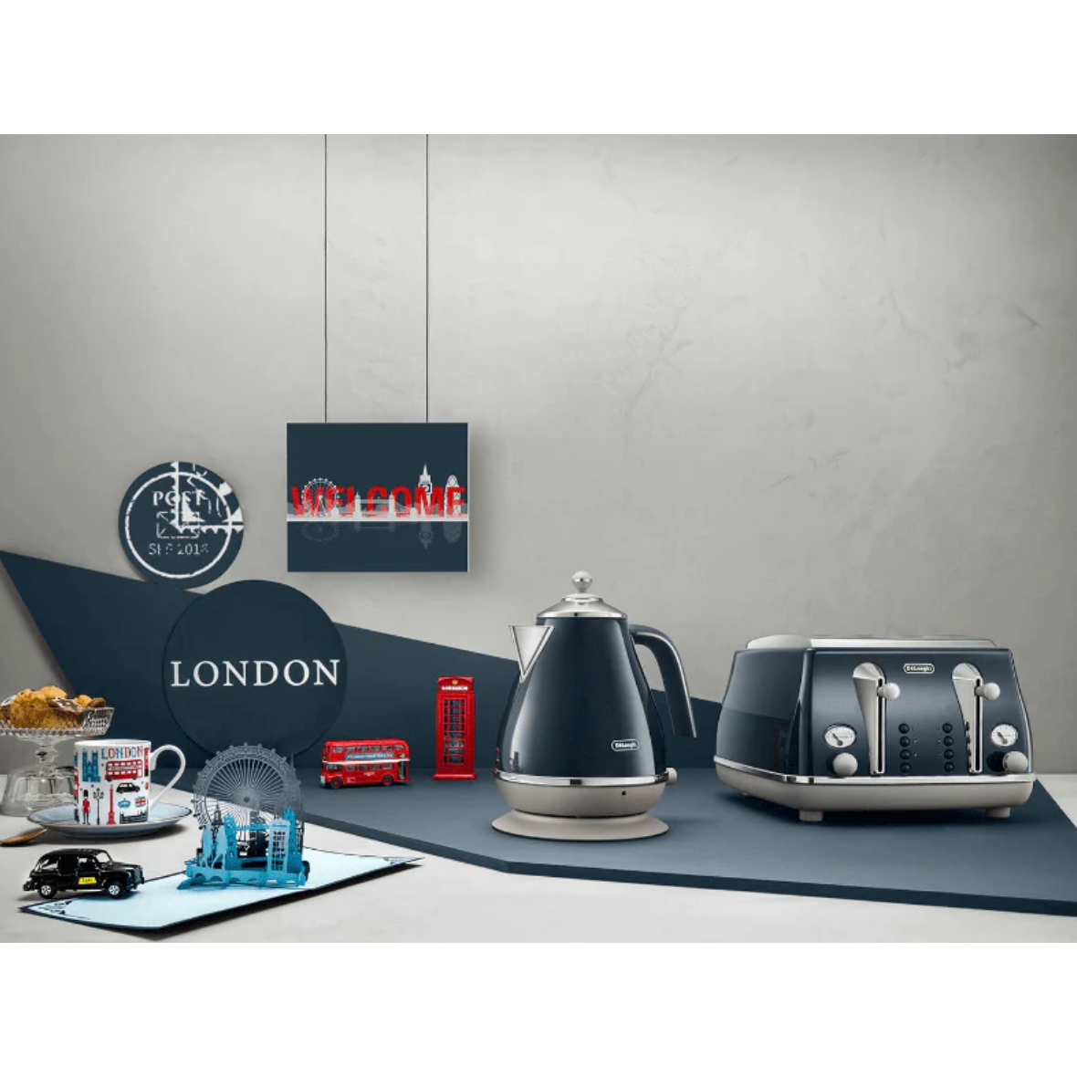 De'Longhi Icona Capitals London Blue Kettle & Toaster Set