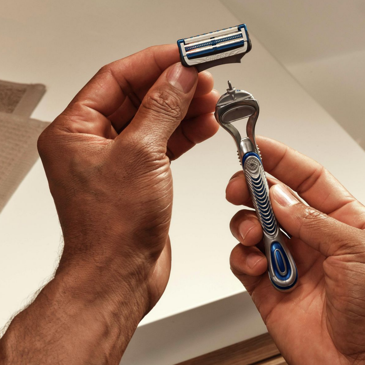 Gillette SkinGuard Handle + 2 Razor Blades