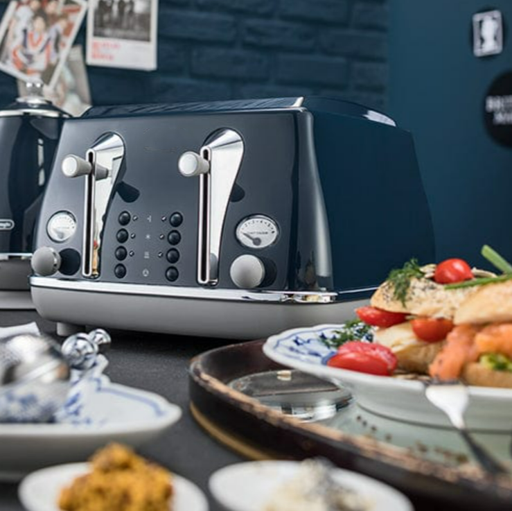 De'Longhi Icona Capitals London Blue Kettle & Toaster Set