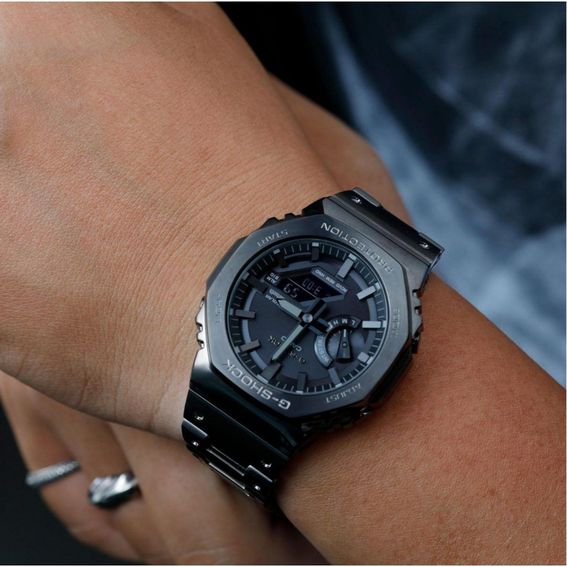 Casio G-Shock Mens 200m Carbon Core Bluetooth Solar - GM-B2100D-1ADR